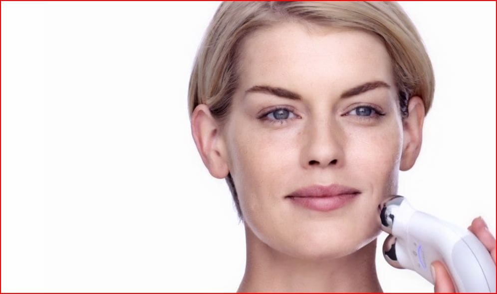 Mini Facial Toning Device NuFACE Sephora